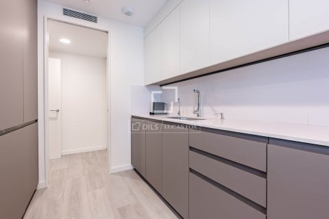 Apartamento de 3 dormitorios en venta en Esplugues de Llobregat, Barcelona, Cataluña, Spain № 6590 - foto 12