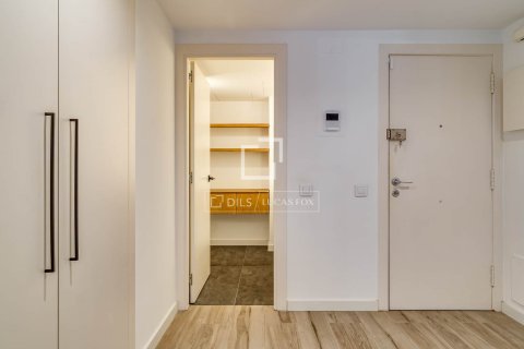 Apartamento de 3 dormitorios en alquiler en Barcelona, Cataluña, Spain № 6589 - foto 12