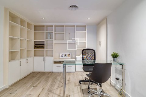 Apartamento de 3 dormitorios en alquiler en Barcelona, Cataluña, Spain № 6589 - foto 10