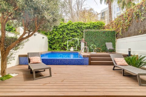 Apartamento de 3 dormitorios en alquiler en Barcelona, Cataluña, Spain № 6589