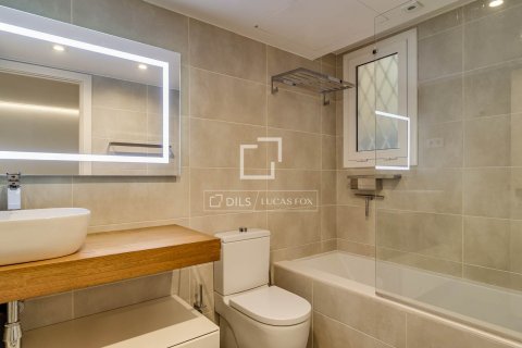Apartamento de 3 dormitorios en alquiler en Barcelona, Cataluña, Spain № 6589 - foto 28