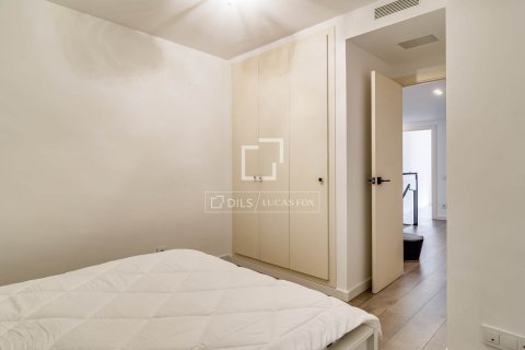 Apartamento de 3 dormitorios en alquiler en Barcelona, Cataluña, Spain № 6589 - foto 26