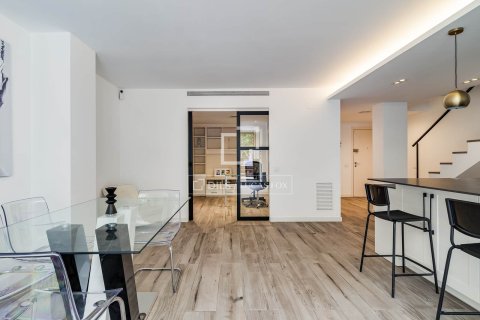 Apartamento de 3 dormitorios en alquiler en Barcelona, Cataluña, Spain № 6589 - foto 8