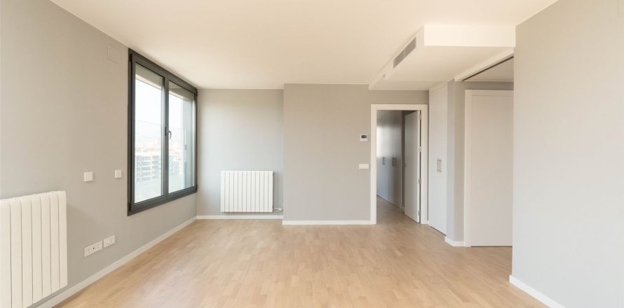 Apartamento de 4 dormitorios en venta en Badalona, Barcelona, Cataluña, Spain № 6317