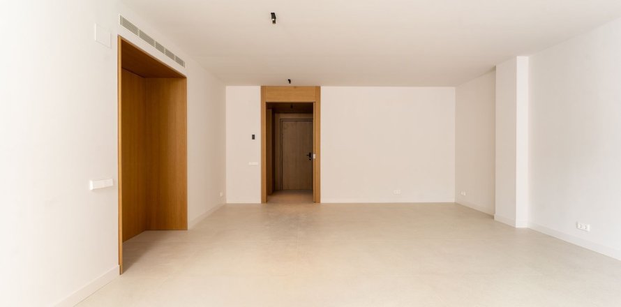 Apartamento de 4 dormitorios en venta en Barcelona, Cataluña, Spain № 6321