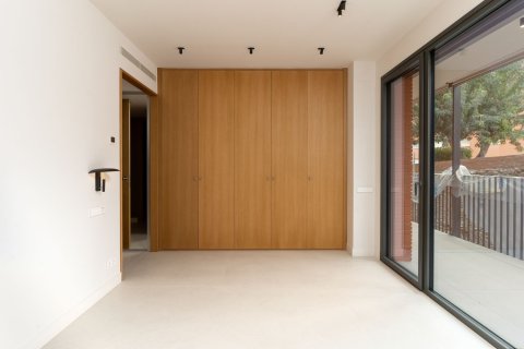 Apartamento de 4 dormitorios en venta en Barcelona, Cataluña, Spain № 6321 - foto 23