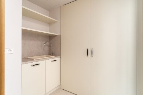 Apartamento de 4 dormitorios en venta en Barcelona, Cataluña, Spain № 6321 - foto 12