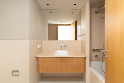 Apartamento de 4 dormitorios en venta en Barcelona, Cataluña, Spain № 6321 - foto 17