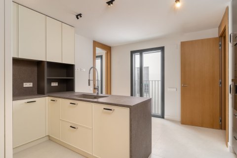 Apartamento de 4 dormitorios en venta en Barcelona, Cataluña, Spain № 6321 - foto 8