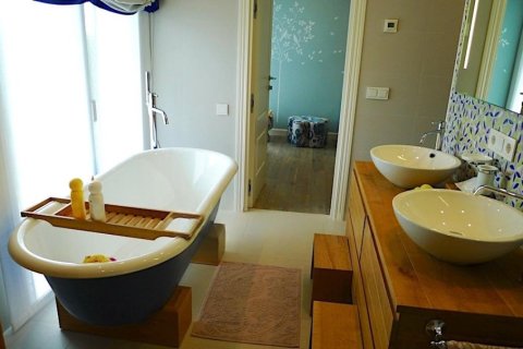 Сasa de 6 dormitorios en venta en Calonge, Gerona, Cataluña, Spain № 1389 - foto 26