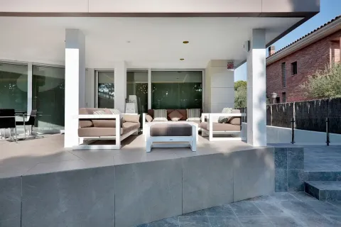 Сasa de 4 dormitorios en venta en Gavà, Barcelona, Cataluña, Spain № 1395 - foto 3