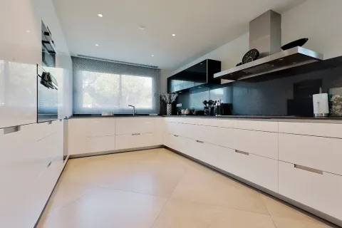 Сasa de 4 dormitorios en venta en Gavà, Barcelona, Cataluña, Spain № 1395 - foto 11