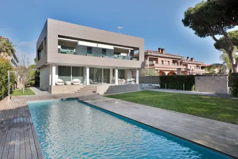 Сasa de 4 dormitorios en venta en Gavà, Barcelona, Cataluña, Spain № 1395