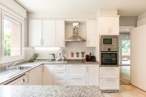 Сasa de 5 dormitorios en venta en Gavà, Barcelona, Cataluña, Spain № 1394 - foto 6