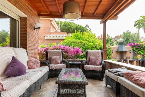 Сasa de 5 dormitorios en venta en Gavà, Barcelona, Cataluña, Spain № 1394 - foto 23