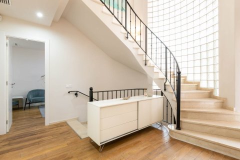 Сasa de 5 dormitorios en venta en Gavà, Barcelona, Cataluña, Spain № 1394 - foto 21