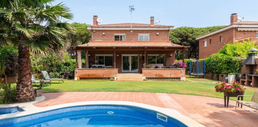 Сasa de 5 dormitorios en venta en Gavà, Barcelona, Cataluña, Spain № 1394