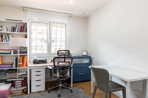 Сasa de 5 dormitorios en venta en Gavà, Barcelona, Cataluña, Spain № 1394 - foto 12
