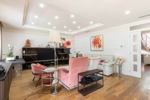 Сasa de 5 dormitorios en venta en Gavà, Barcelona, Cataluña, Spain № 1394 - foto 5