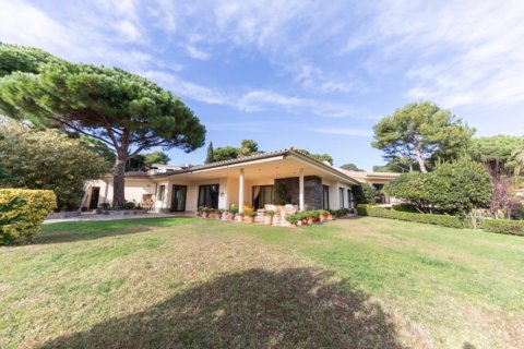 Сasa de 4 dormitorios en venta en S'Agaró, Gerona, Cataluña, Spain № 1390 - foto 3