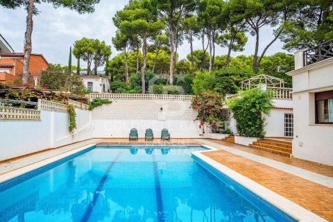Сasa de 9 dormitorios en venta en Castelldefels, Barcelona, Cataluña, Spain № 5490
