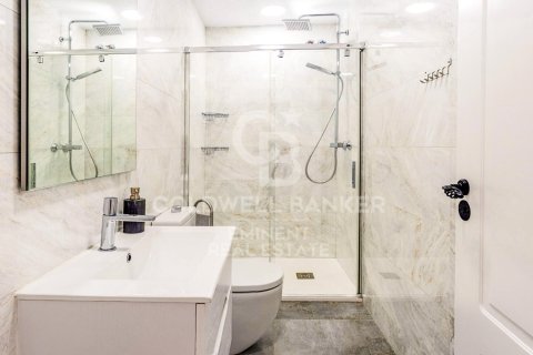 Сasa de 9 dormitorios en venta en Castelldefels, Barcelona, Cataluña, Spain № 5490 - foto 15