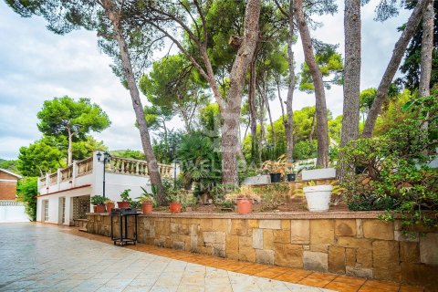 Сasa de 9 dormitorios en venta en Castelldefels, Barcelona, Cataluña, Spain № 5490 - foto 4