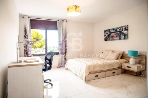 Сasa de 9 dormitorios en venta en Castelldefels, Barcelona, Cataluña, Spain № 5490 - foto 25