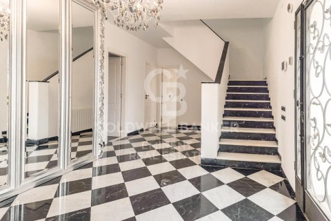 Сasa de 9 dormitorios en venta en Castelldefels, Barcelona, Cataluña, Spain № 5490 - foto 19