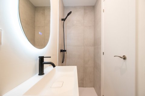 Apartamento de 3 dormitorios en venta en Barcelona, Cataluña, Spain № 1387 - foto 21