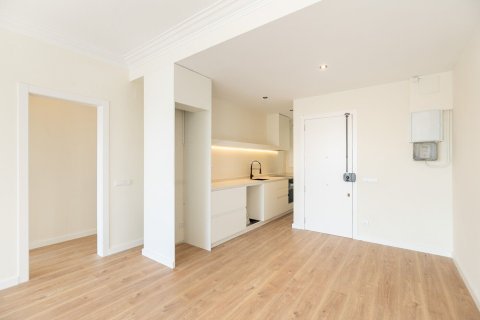 Apartamento de 3 dormitorios en venta en Barcelona, Cataluña, Spain № 1387 - foto 27