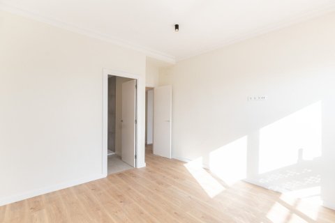 Apartamento de 3 dormitorios en venta en Barcelona, Cataluña, Spain № 1387 - foto 13