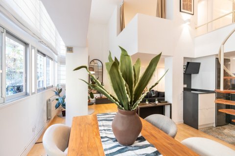 Apartamento de 2 dormitorios en venta en Barcelona, Cataluña, Spain № 1388 - foto 10