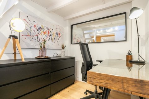 Apartamento de 2 dormitorios en venta en Barcelona, Cataluña, Spain № 1388 - foto 28