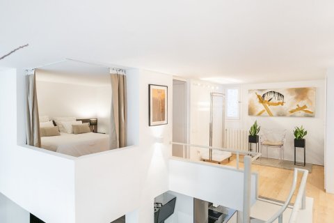Apartamento de 2 dormitorios en venta en Barcelona, Cataluña, Spain № 1388 - foto 19