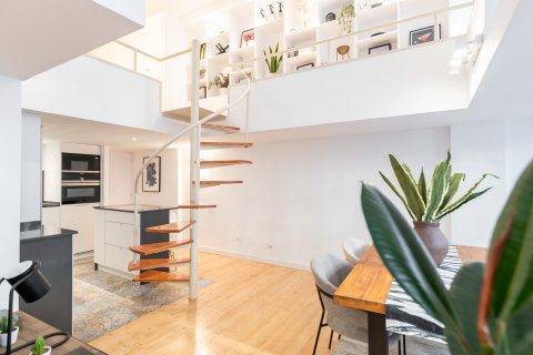 Apartamento de 2 dormitorios en venta en Barcelona, Cataluña, Spain № 1388 - foto 11