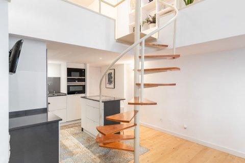 Apartamento de 2 dormitorios en venta en Barcelona, Cataluña, Spain № 1388 - foto 12