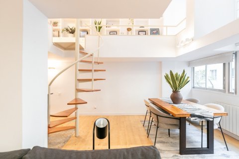 Apartamento de 2 dormitorios en venta en Barcelona, Cataluña, Spain № 1388 - foto 8