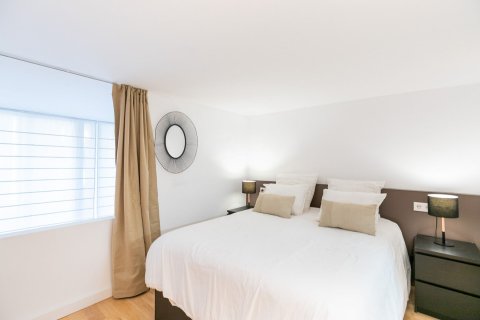 Apartamento de 2 dormitorios en venta en Barcelona, Cataluña, Spain № 1388 - foto 21
