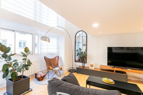 Apartamento de 2 dormitorios en venta en Barcelona, Cataluña, Spain № 1388 - foto 6