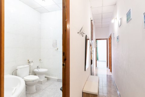 Apartamento de 3 dormitorios en venta en Barcelona, Cataluña, Spain № 1386 - foto 16