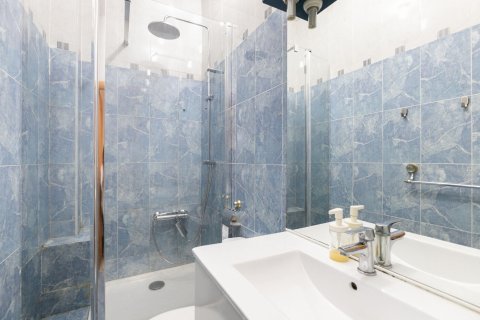 Apartamento de 3 dormitorios en venta en Barcelona, Cataluña, Spain № 1386 - foto 24