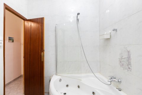 Apartamento de 3 dormitorios en venta en Barcelona, Cataluña, Spain № 1386 - foto 17