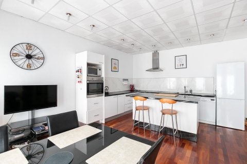 Apartamento de 3 dormitorios en venta en Barcelona, Cataluña, Spain № 1386 - foto 4