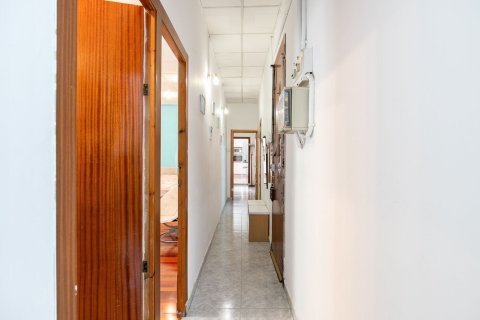 Apartamento de 3 dormitorios en venta en Barcelona, Cataluña, Spain № 1386 - foto 29