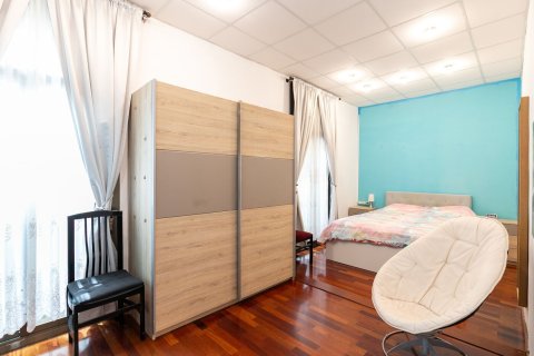 Apartamento de 3 dormitorios en venta en Barcelona, Cataluña, Spain № 1386 - foto 12