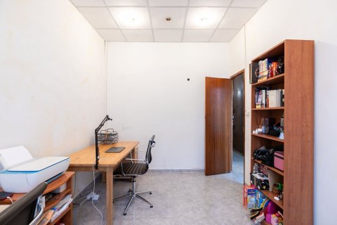 Apartamento de 3 dormitorios en venta en Barcelona, Cataluña, Spain № 1386 - foto 26