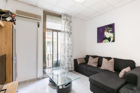 Apartamento de 3 dormitorios en venta en Barcelona, Cataluña, Spain № 1386 - foto 7