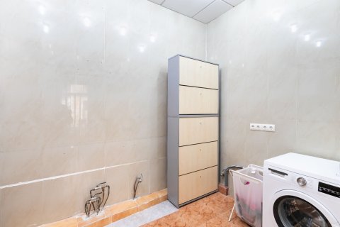 Apartamento de 3 dormitorios en venta en Barcelona, Cataluña, Spain № 1386 - foto 27