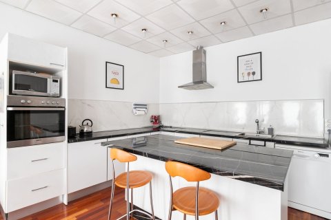 Apartamento de 3 dormitorios en venta en Barcelona, Cataluña, Spain № 1386 - foto 5